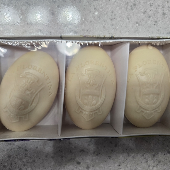 La Florentina Italian Soap Lemon Lavender Handmade Soaps NEW Made in Italy - Picture 4 of 5
